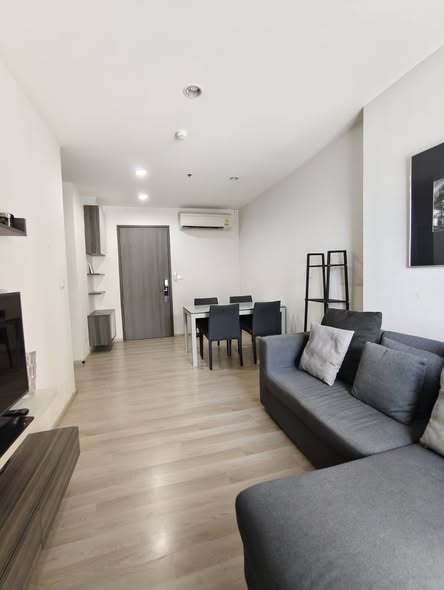 living room of Centric Huai Khwang Station