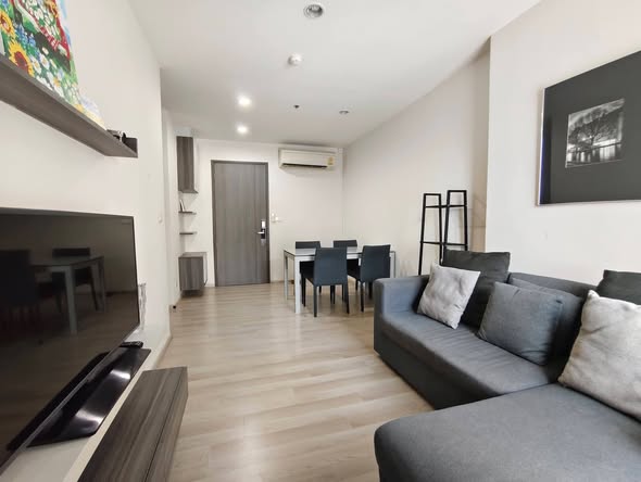 living room of Centric Huai Khwang Station