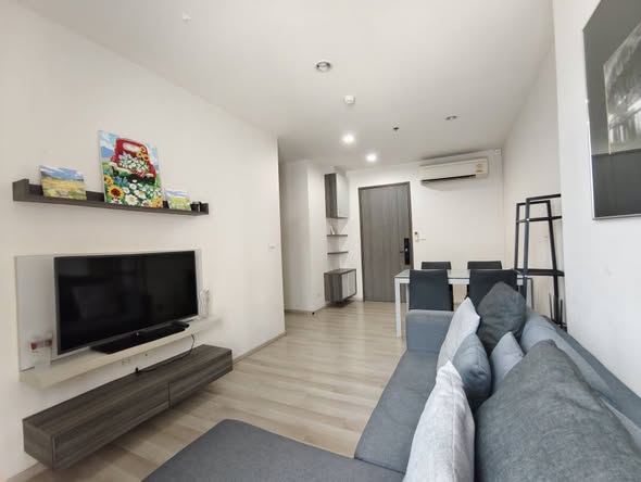 living room and bedroom of Centric Huai Khwang Station