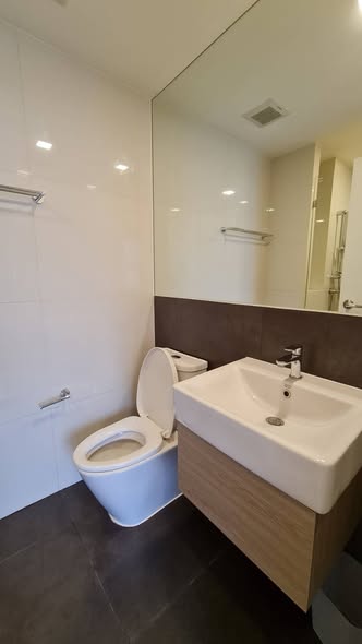 bathroom of CHAMBERS On Nut Station, Sukhumvit Soi 81