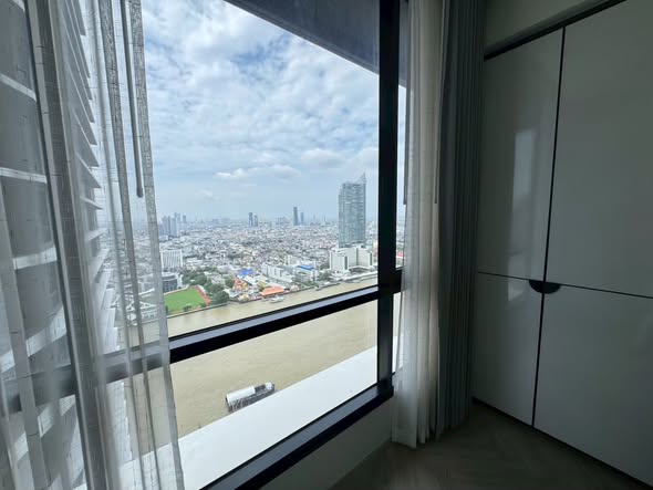 bedroom of Chapter Charoennakhon–Riverside