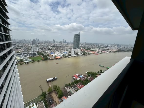 Chapter Charoennakhon–Riverside