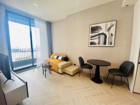 living room of Chapter Charoennakhon–Riverside