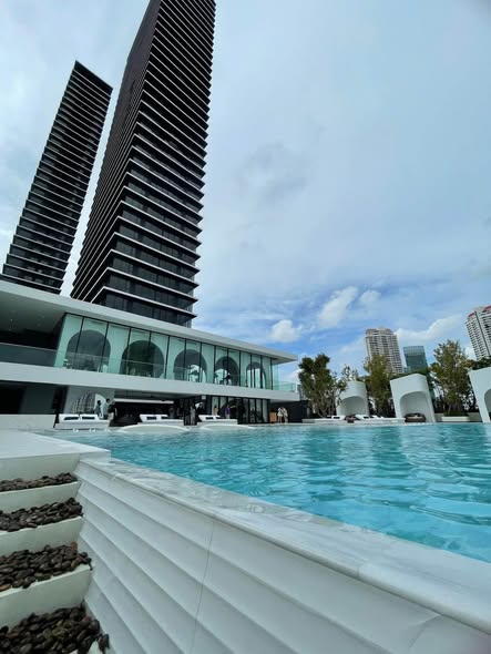 pool of Chapter Charoennakhon–Riverside