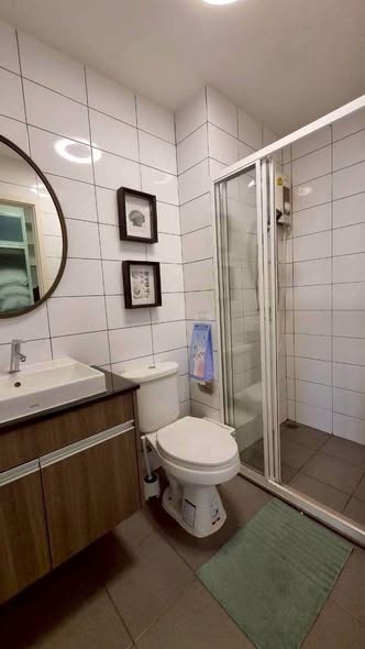 bathroom of Chapter One Eco Ratchada-HuaiKhwang
