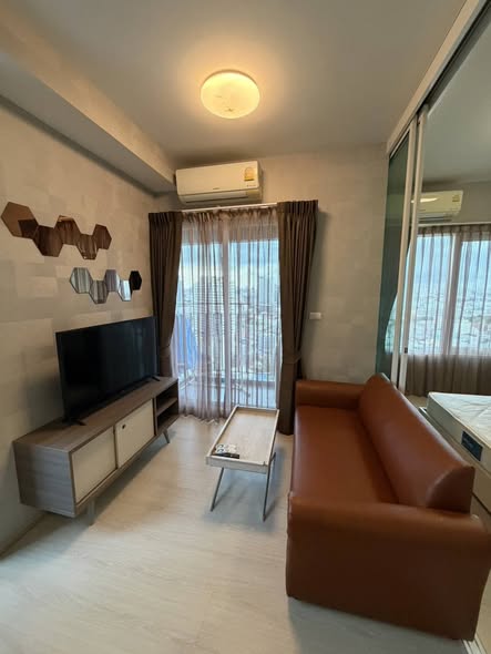bedroom of Chapter One Eco Ratchada-HuaiKhwang