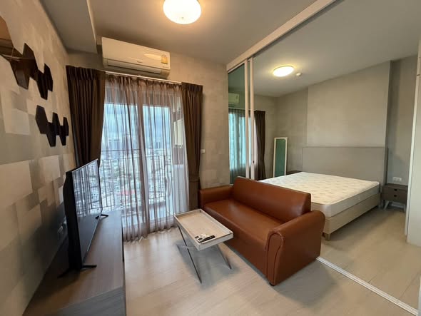bedroom of Chapter One Eco Ratchada-HuaiKhwang