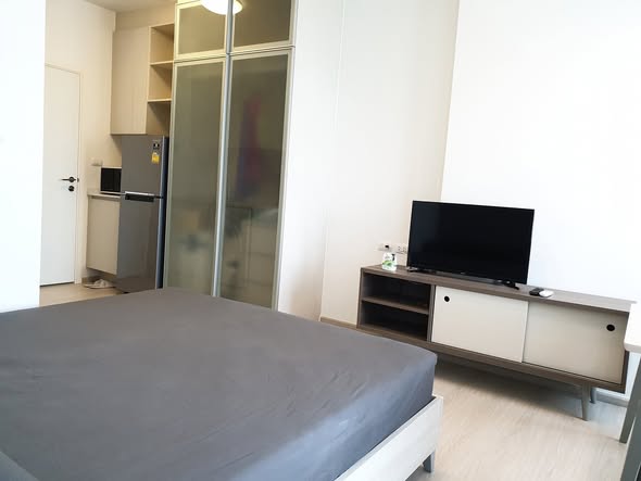 bedroom and room interior of Chapter One Eco Ratchada-HuaiKhwang