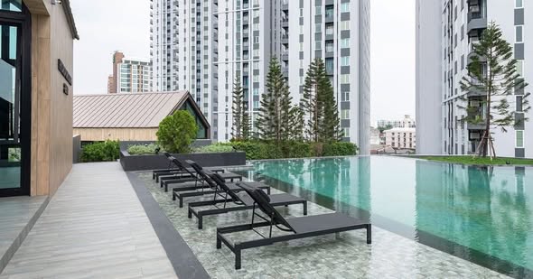 pool of Chapter One Eco Ratchada-HuaiKhwang