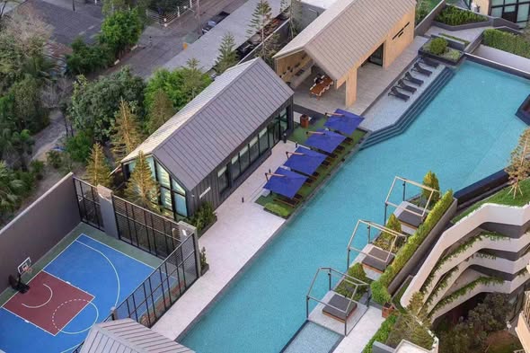 pool of Chapter One Eco Ratchada-HuaiKhwang