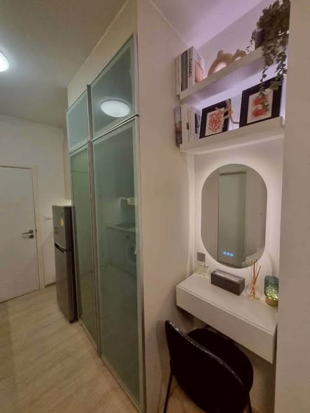 room interior and bathroom of Chapter One Eco Ratchada-HuaiKhwang