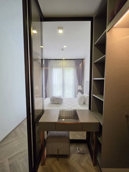 bedroom and room interior and bathroom of CHAPTER THONGLOR 25