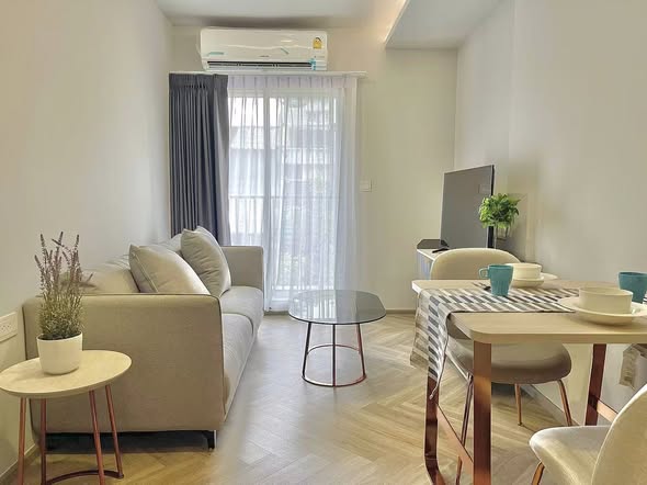 living room of CHAPTER THONGLOR 25