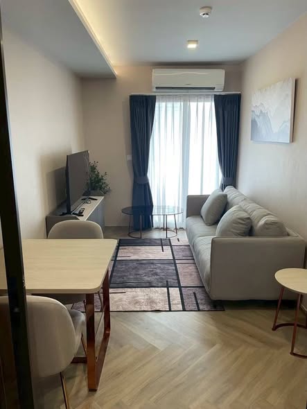 living room and bedroom of CHAPTER THONGLOR 25