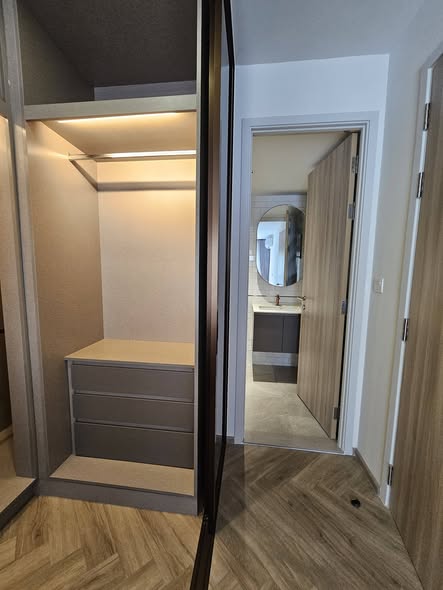 room interior of CHAPTER THONGLOR 25