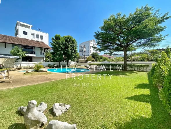 pool of CHARMING RESIDENT (Ekamai)