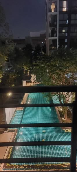 fire escape and pool of Chateau In Town Sukhumvit 64/1.