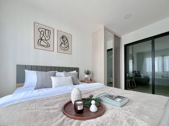 bedroom and room interior of Chewathai Hallmark Ladprao – Chokchai 4