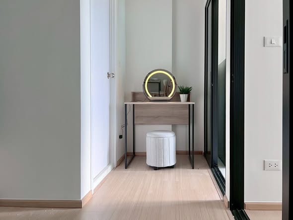 room interior and bathroom of Chewathai Hallmark Ladprao – Chokchai 4 Phase 2