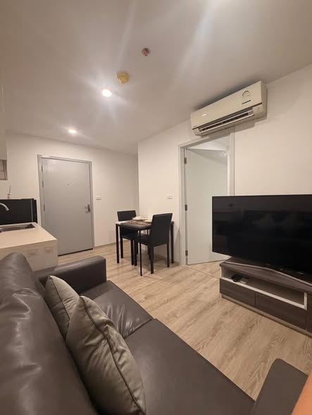 living room and bedroom of Chewathai Phetkasem 27