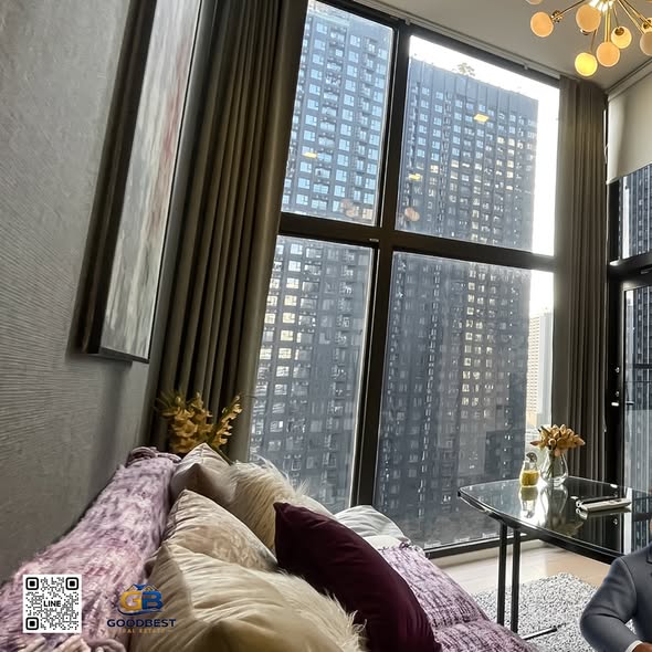 living room and bedroom of Chewathai Residence Asoke