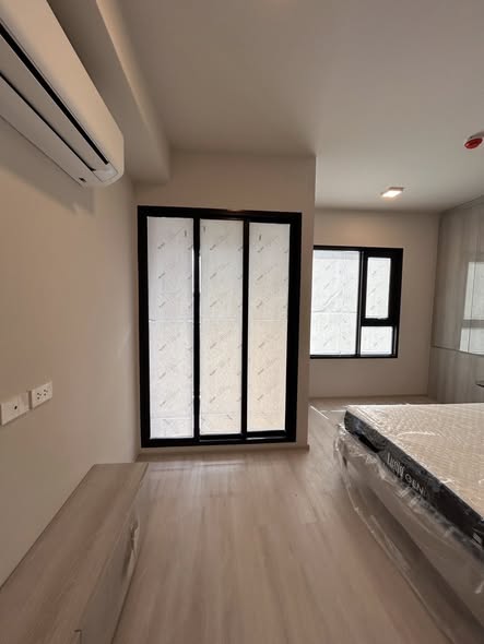 bedroom and room interior of COBE Ratchada-Rama 9