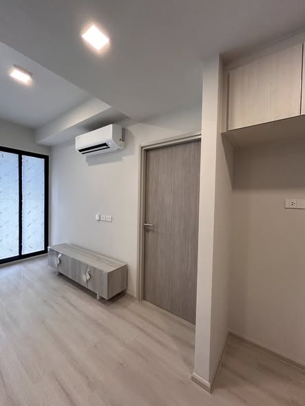 bedroom and room interior of COBE Ratchada-Rama 9
