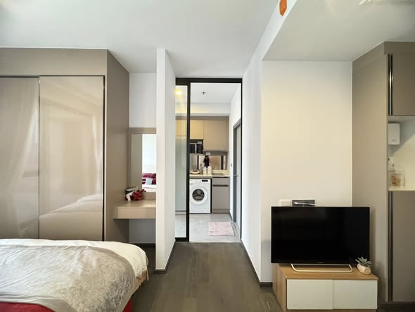 bedroom and room interior of Coco Parc