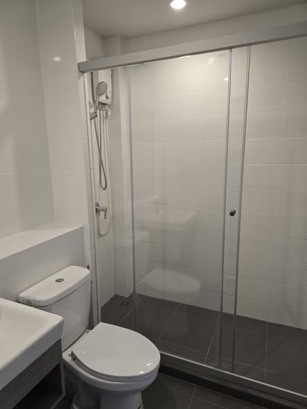 room interior and bathroom of COMMON TU