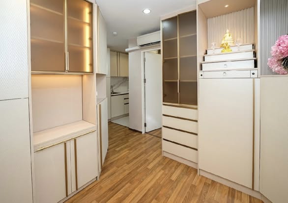 bathroom of Condo U @ Huamak Station, building A