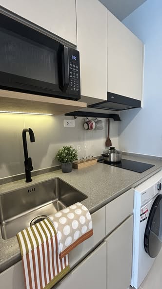 bathroom and kitchen of Culture Thonglor