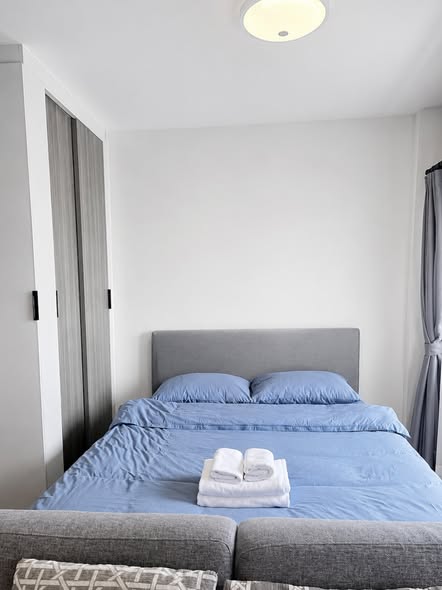 bedroom and room interior of D condo ramindra