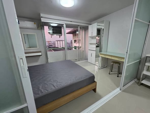 bedroom of ซิตี้วิลล่า คอนโด D2