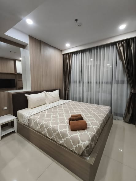 bedroom of Dusit Grand Condo View