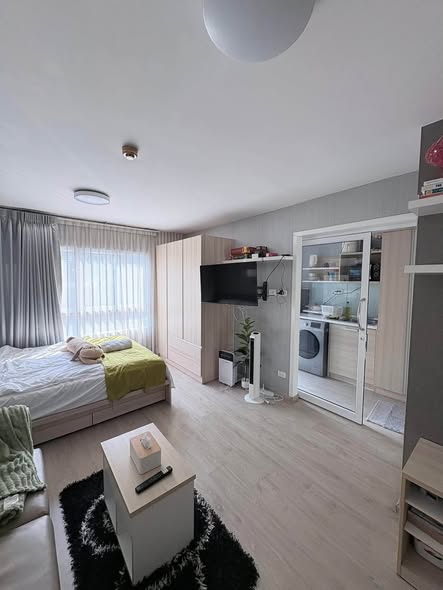 bedroom of Elio Del Ray