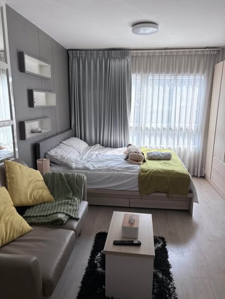 bedroom of Elio Del Ray