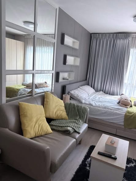 bedroom of Elio Del Ray