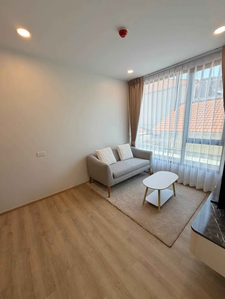 bedroom and living room of ESQUE Condo Sukhumvit 101/1