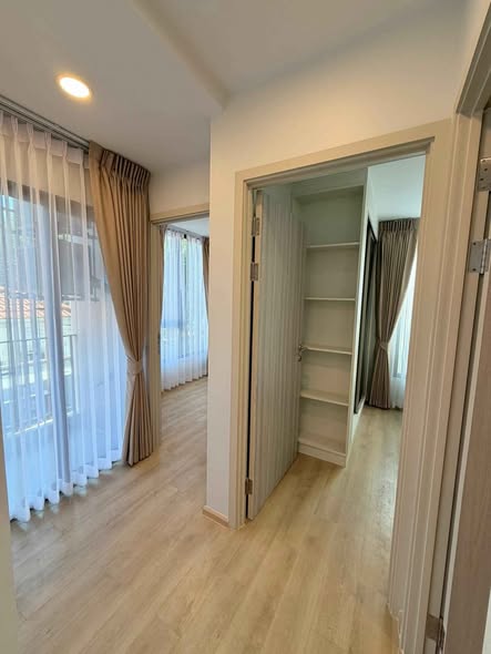 bedroom and room interior of ESQUE Condo Sukhumvit 101/1
