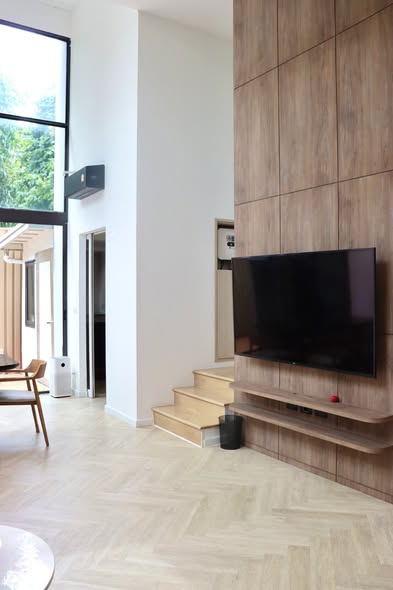 living room and room interior of Estara Haven Phatthanakan 20 (เอสทารา เฮเว่น พัฒนาการ 20)