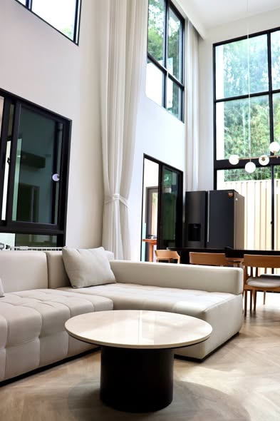 living room and room interior of Estara Haven Phatthanakan 20 (เอสทารา เฮเว่น พัฒนาการ 20)