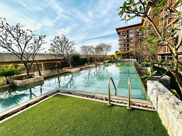 pool of Fah Dome Condominium