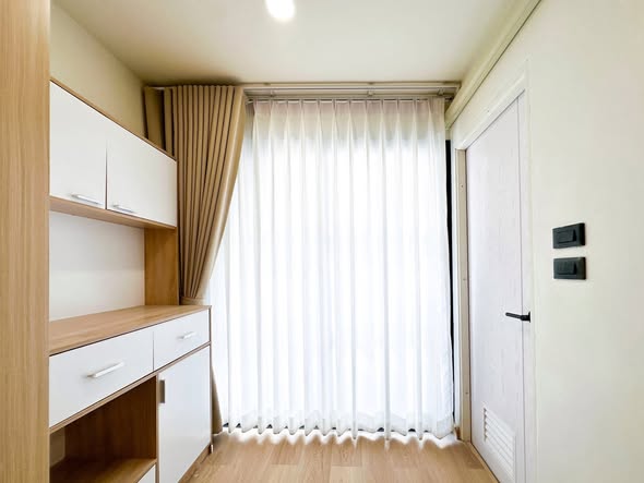 bedroom and room interior of Family Town