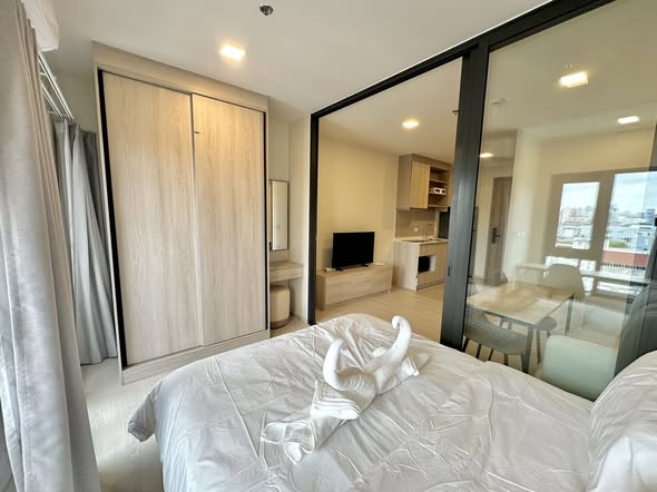bedroom and room interior of FLO by Sansiri