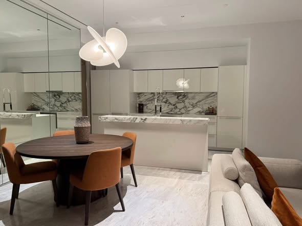 kitchen of Four Seasons Private Residences