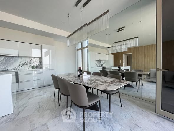 kitchen of Four Seasons Private Residences