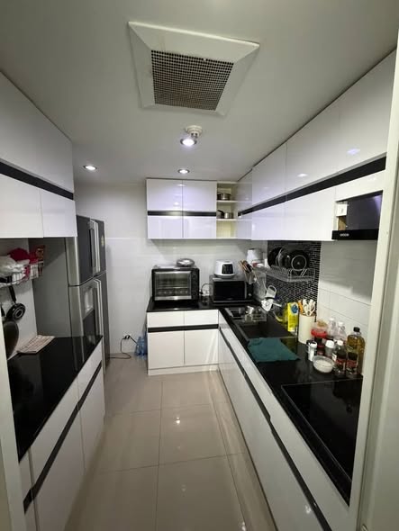 kitchen of Fragrant 71 Condo |