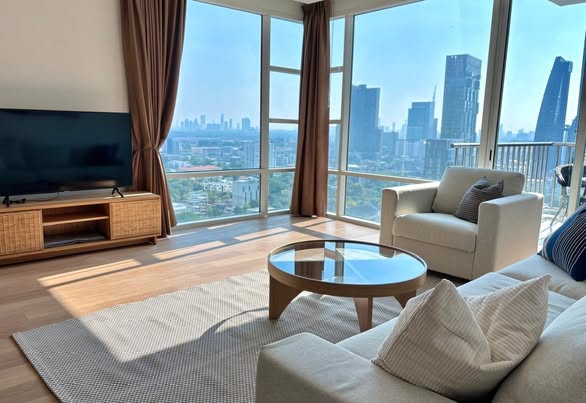 bedroom and living room of Fullerton Sukhumvit