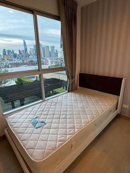 bedroom of Fuse Chan Sathorn