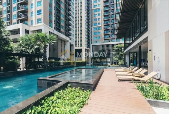 pool of Fuse Chan Sathorn